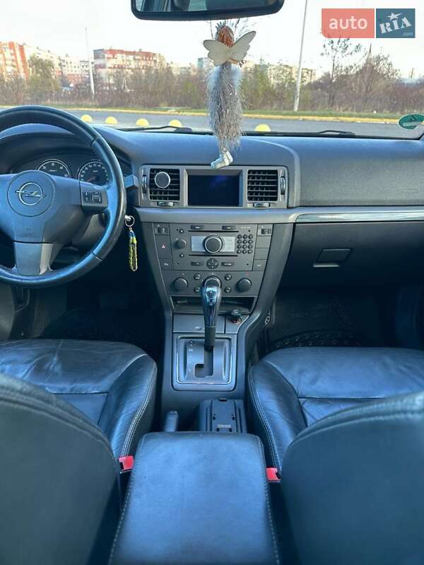 Хэтчбек Opel Signum 2005 в Черновцах