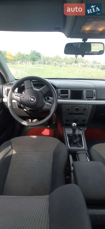 Хэтчбек Opel Signum 2004 в Николаеве