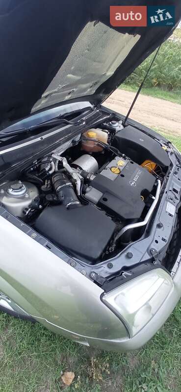 Хэтчбек Opel Signum 2004 в Николаеве