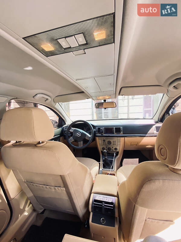 Хетчбек Opel Signum 2004 в Івано-Франківську