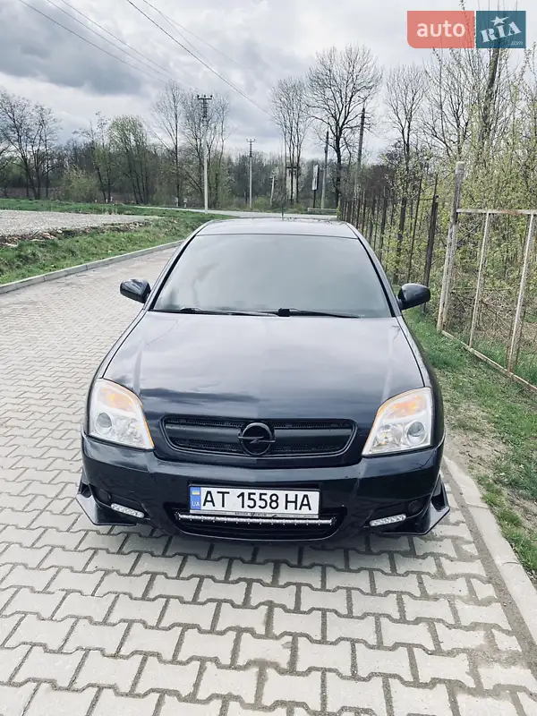 Opel Signum 2004