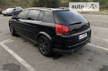 Хэтчбек Opel Signum 2004 в Киеве