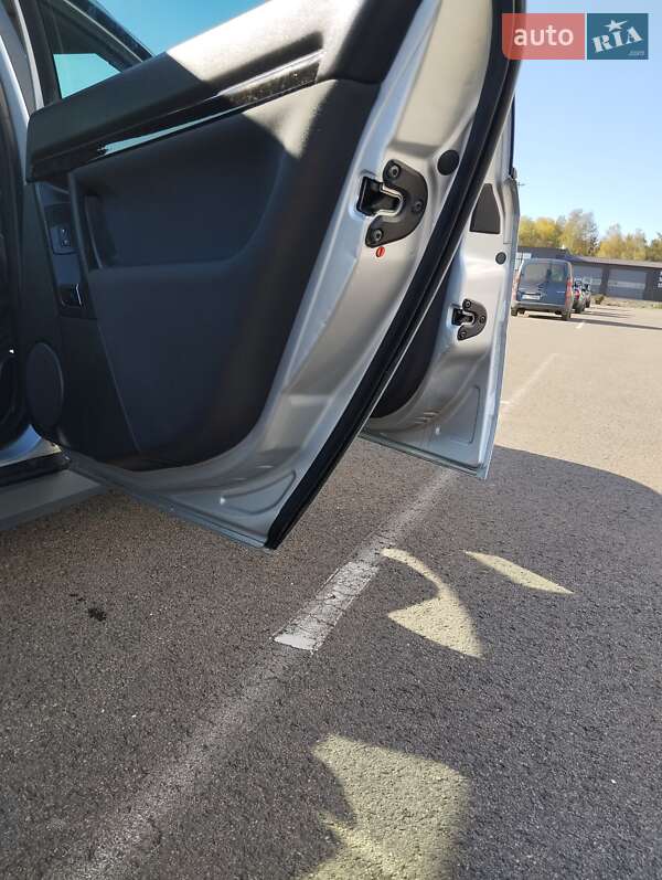 Хэтчбек Opel Signum 2004 в Ковеле