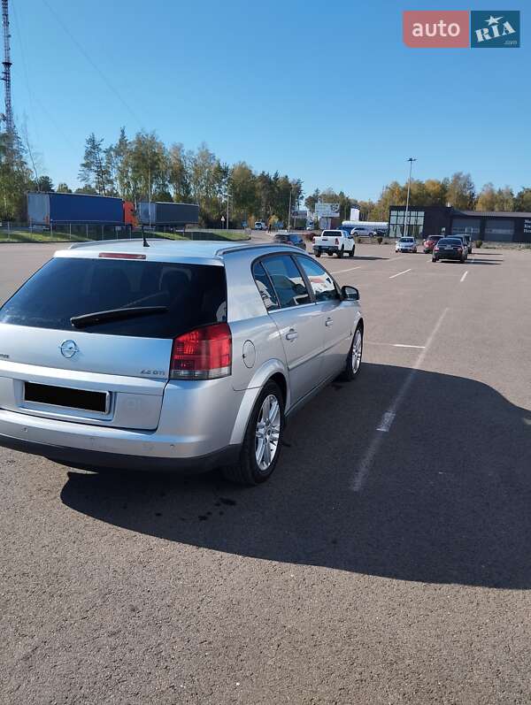 Хэтчбек Opel Signum 2004 в Ковеле