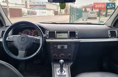 Хэтчбек Opel Signum 2008 в Ровно