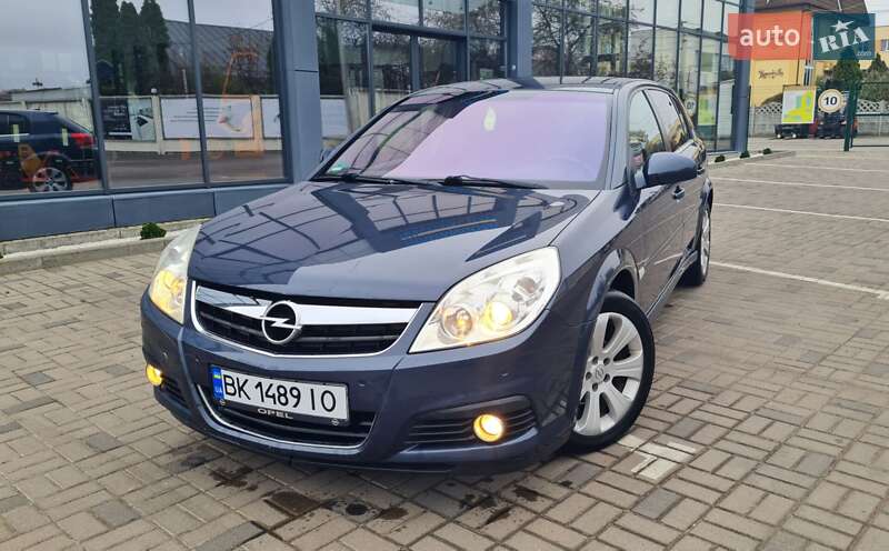 Хэтчбек Opel Signum 2008 в Ровно