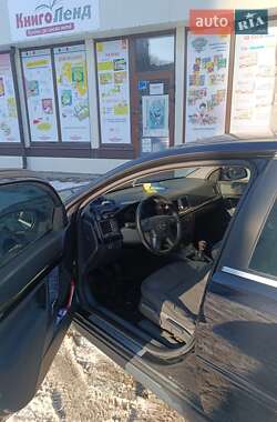 Хэтчбек Opel Signum 2004 в 