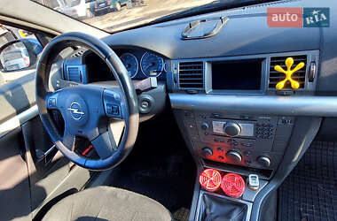Хэтчбек Opel Signum 2005 в 