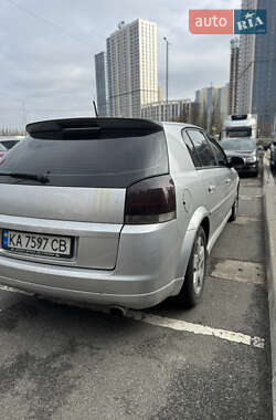 Хэтчбек Opel Signum 2004 в 