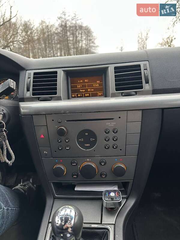 Хэтчбек Opel Signum 2003 в Славуте