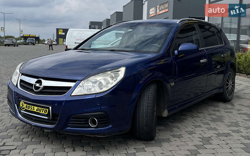 Хетчбек Opel Signum 2007 в Мукачевому