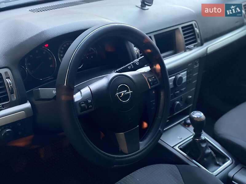 Хэтчбек Opel Signum 2007 в Вознесенске