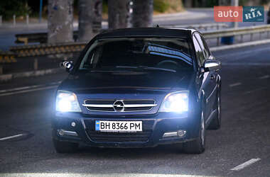Хэтчбек Opel Signum 2004 в 