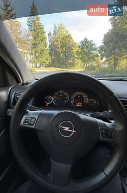 Хэтчбек Opel Signum 2005 в 