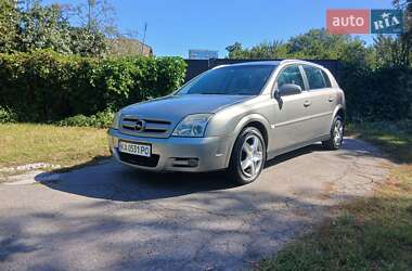 Хэтчбек Opel Signum 2003 в 