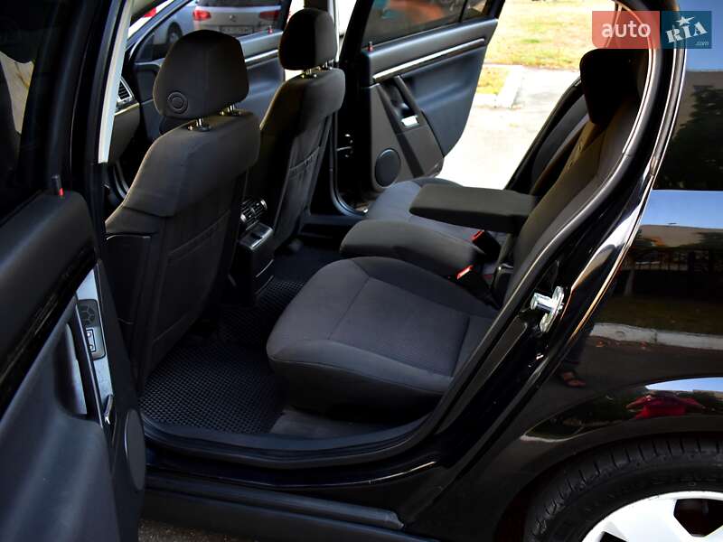 Хэтчбек Opel Signum 2003 в Киеве