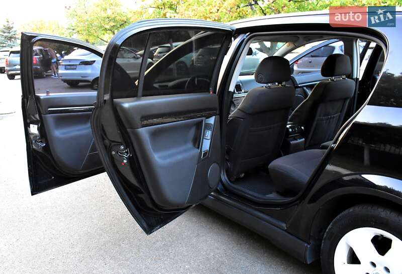 Хэтчбек Opel Signum 2003 в Киеве