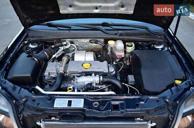 Хэтчбек Opel Signum 2003 в 