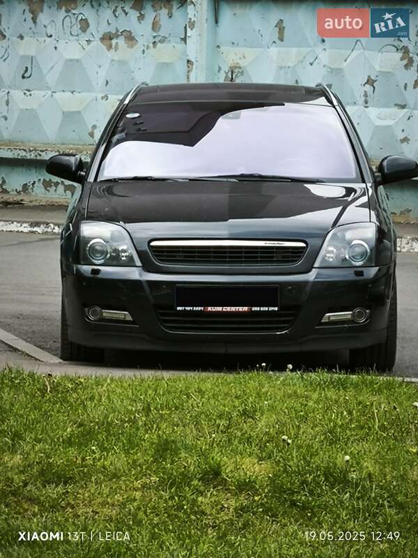 Хэтчбек Opel Signum 2004 в 