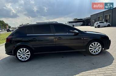 Хэтчбек Opel Signum 2004 в 