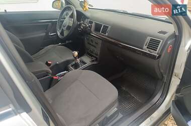 Хэтчбек Opel Signum 2004 в 