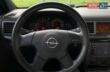 Хетчбек Opel Signum 2003 в 