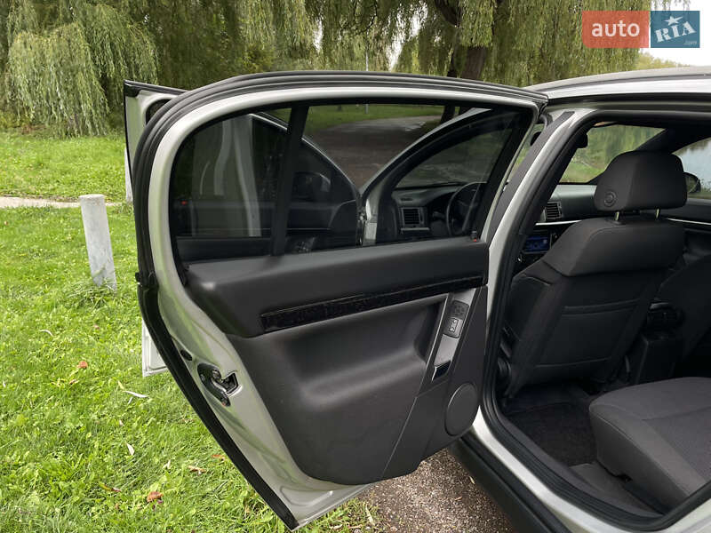 Хэтчбек Opel Signum 2003 в Ровно