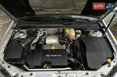 Хетчбек Opel Signum 2003 в 