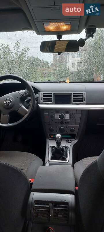 Хэтчбек Opel Signum 2005 в Киеве