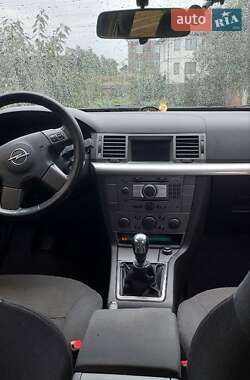 Хэтчбек Opel Signum 2005 в 