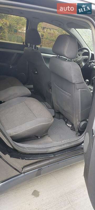 Хэтчбек Opel Signum 2005 в Киеве