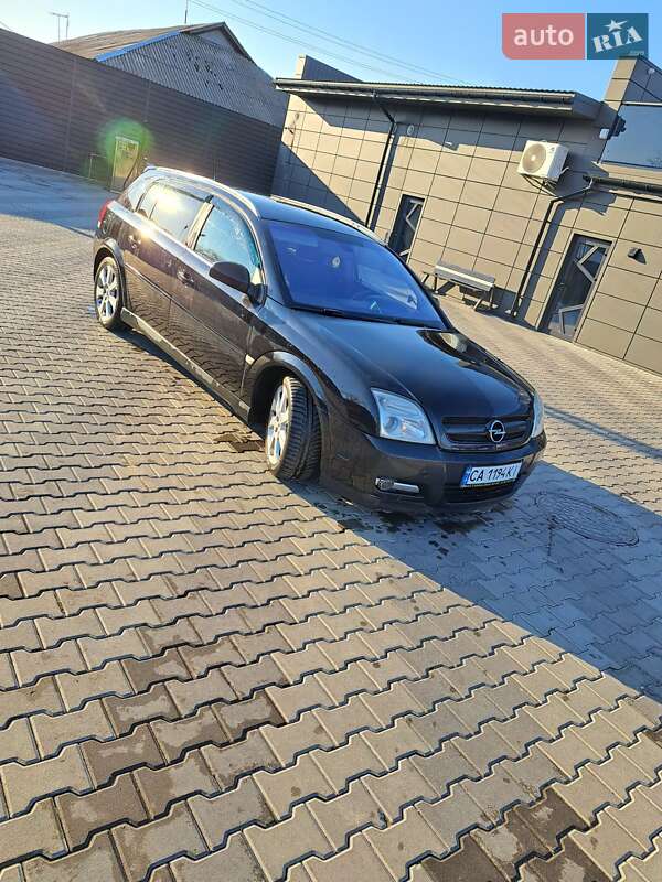Хэтчбек Opel Signum 2003 в 