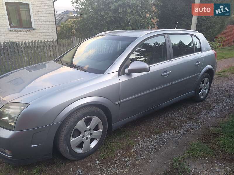 Хэтчбек Opel Signum 2003 в Нововолынске