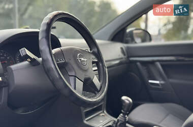 Хетчбек Opel Signum 2003 в  фото 12 Хетчбек Opel Signum 2003 в