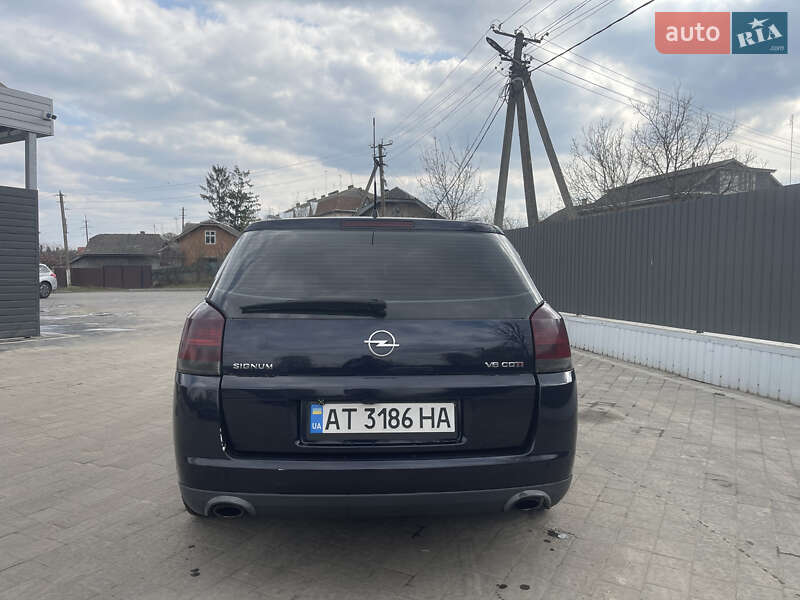 Хетчбек Opel Signum 2003 в Городенці