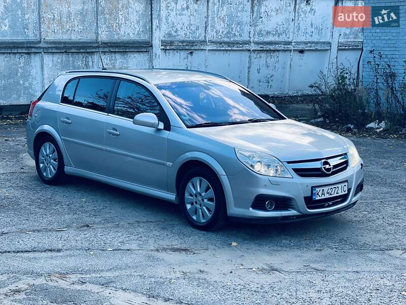 Хэтчбек Opel Signum 2006 в Киеве