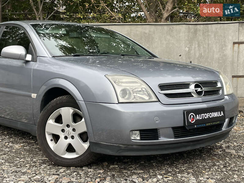 Хэтчбек Opel Signum 2004 в Киеве