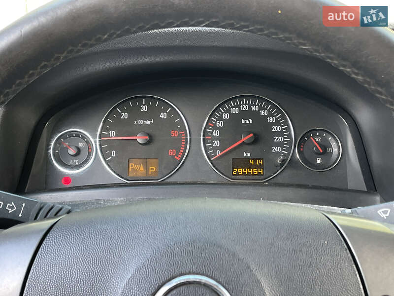 Хэтчбек Opel Signum 2004 в Киеве