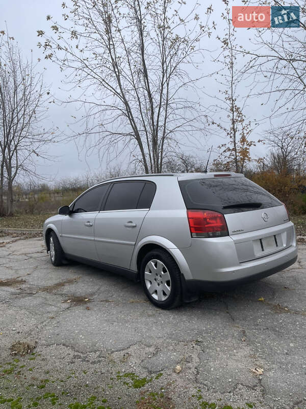 Хэтчбек Opel Signum 2005 в Запорожье