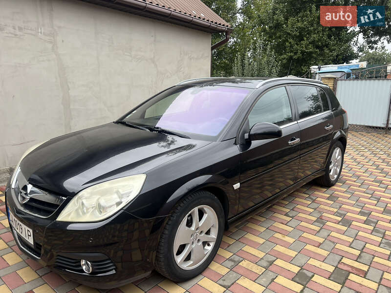 Хэтчбек Opel Signum 2008 в Умани