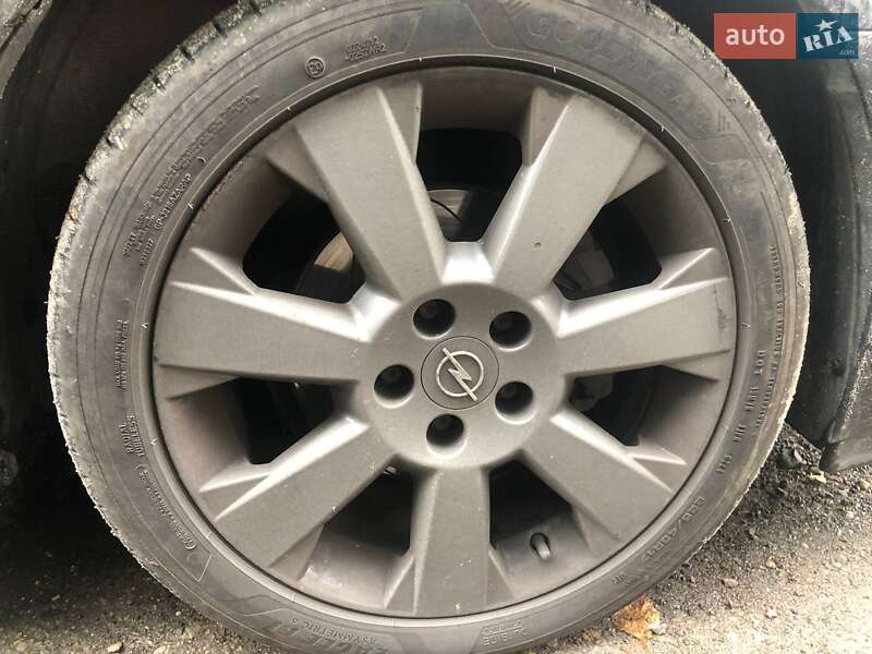 Хетчбек Opel Signum 2008 в Львові