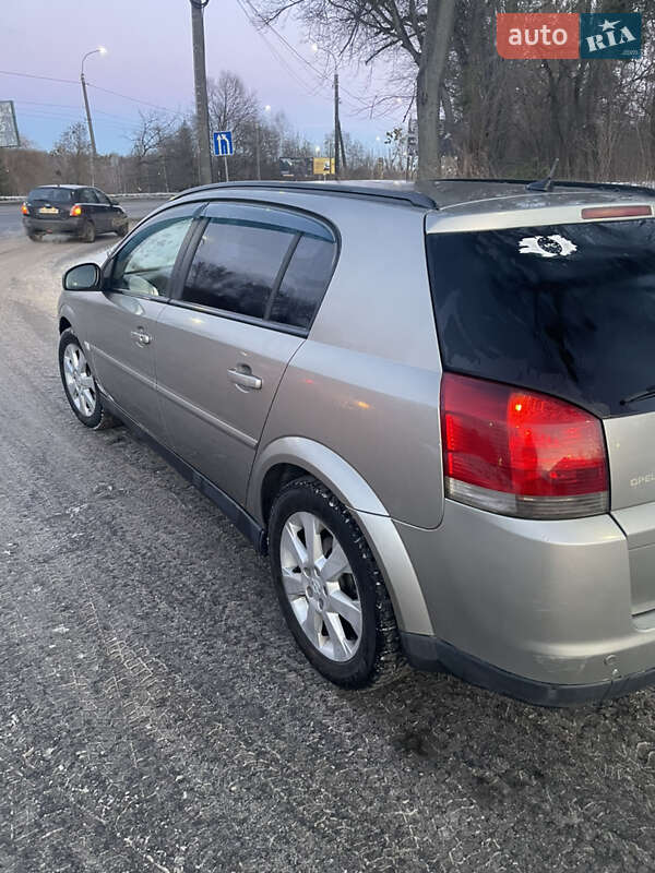 Хэтчбек Opel Signum 2003 в Ровно