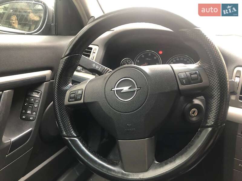Хэтчбек Opel Signum 2008 в Львове