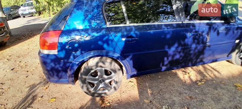 Хэтчбек Opel Signum 2005 в Николаеве