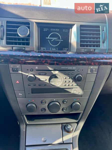 Хэтчбек Opel Signum 2004 в Киеве