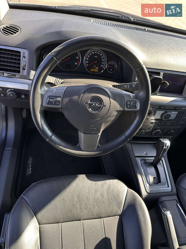 Хэтчбек Opel Signum 2008 в Святопетровское фото 11 Хэтчбек Opel Signum 2008 в Святопетровское