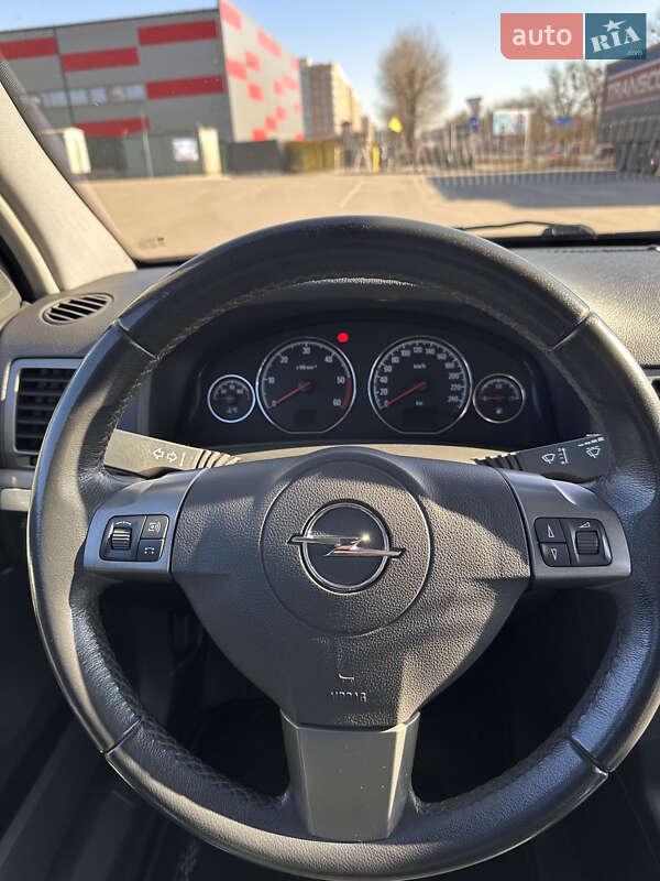 Хэтчбек Opel Signum 2008 в Святопетровское фото 27 Хэтчбек Opel Signum 2008 в Святопетровское