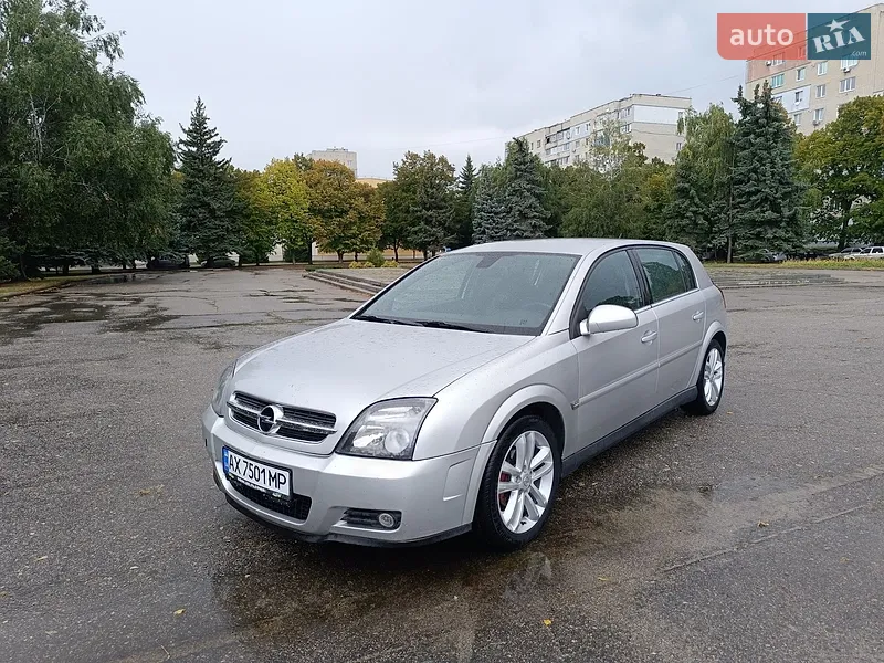Opel Signum 2004