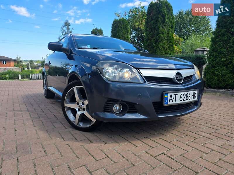Кабриолет Opel Tigra 2006 в Косове