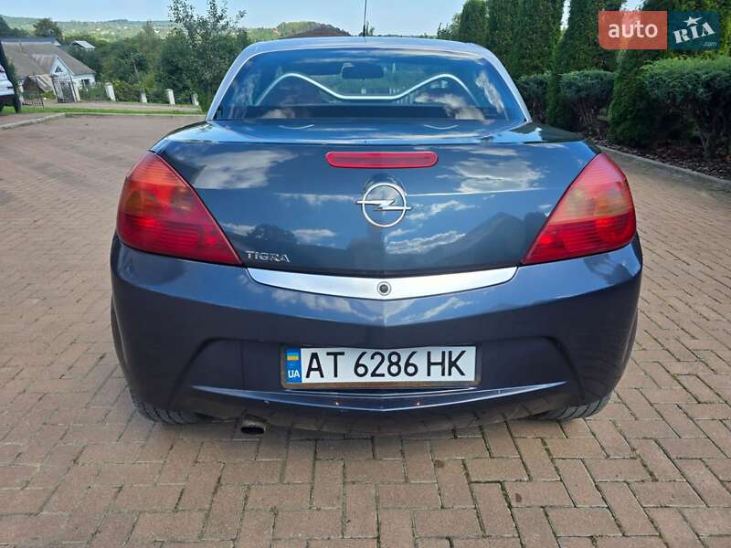 Кабриолет Opel Tigra 2006 в Косове